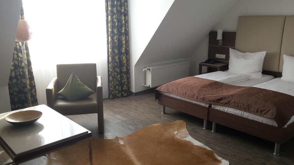 Hotel-Restaurant Pfaelzer Hof Edenkoben Luaran gambar